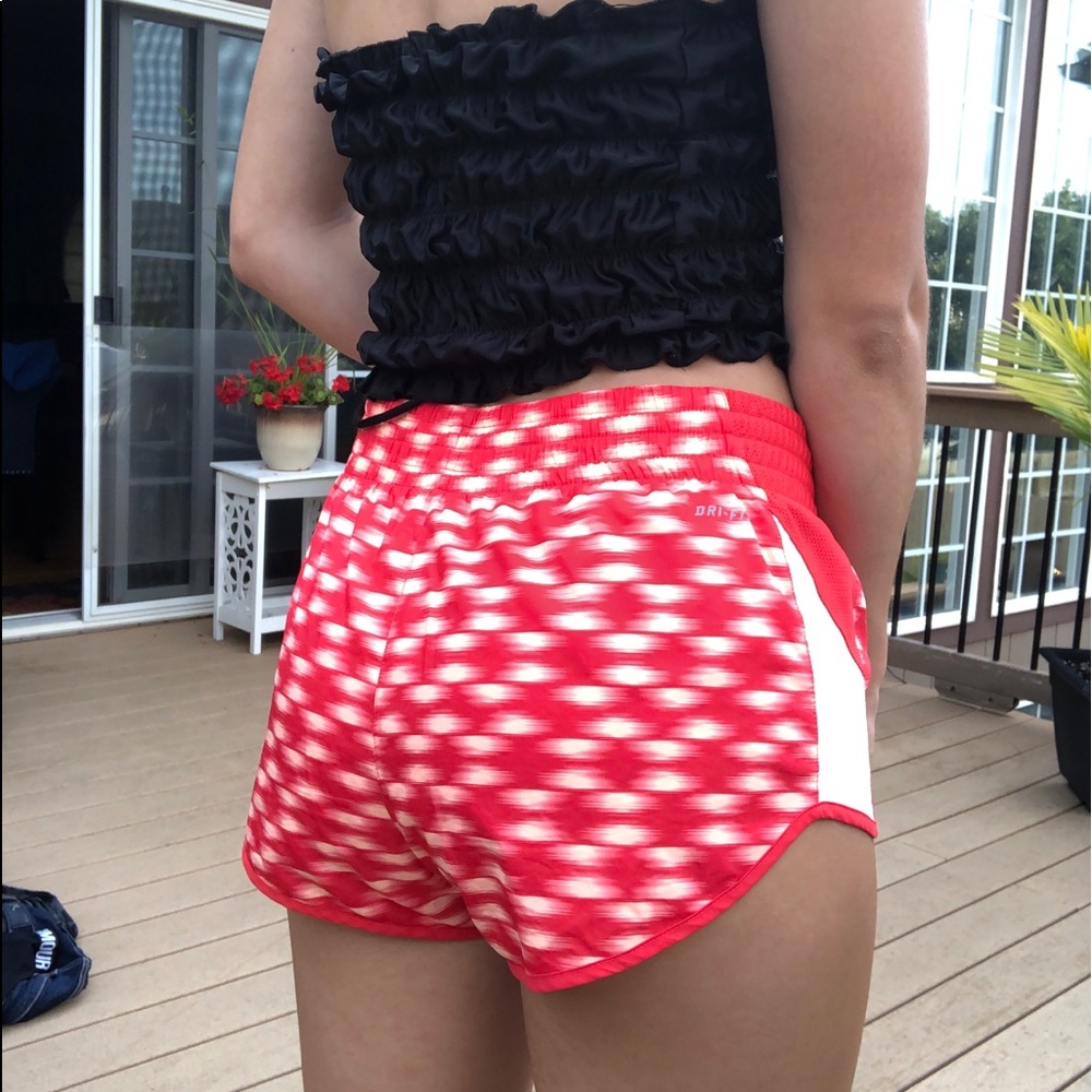 Nike Red Patterned Shorts - Picture 2 of 2